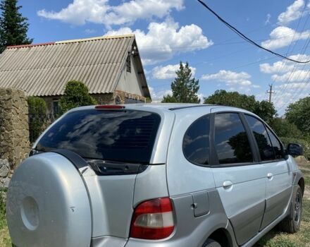 Серый Рено Сценик, объемом двигателя 2 л и пробегом 2 тыс. км за 140000 $, фото 2 на Automoto.ua