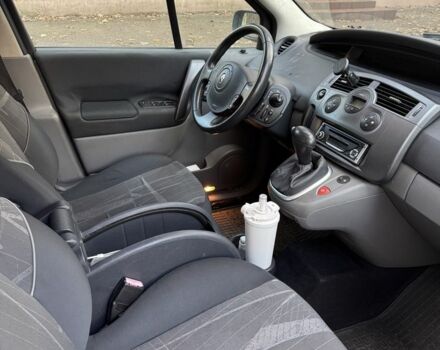 Серый Рено Сценик, объемом двигателя 1.6 л и пробегом 250 тыс. км за 3900 $, фото 2 на Automoto.ua