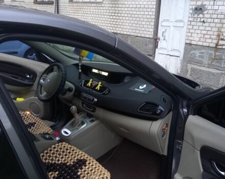 Сірий Рено Сценік, об'ємом двигуна 1.5 л та пробігом 280 тис. км за 8100 $, фото 1 на Automoto.ua
