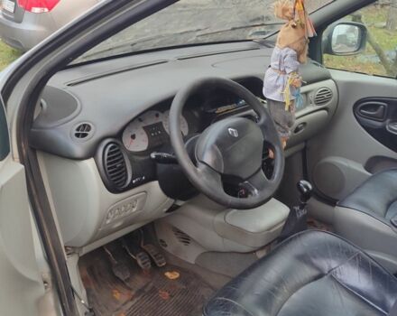 Серый Рено Сценик, объемом двигателя 2 л и пробегом 200 тыс. км за 2342 $, фото 2 на Automoto.ua