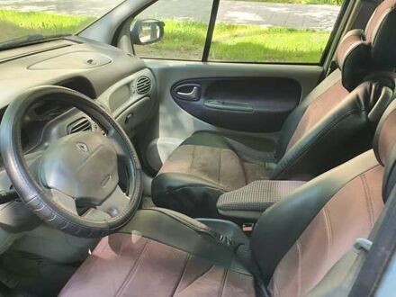 Серый Рено Сценик, объемом двигателя 1.6 л и пробегом 305 тыс. км за 3500 $, фото 1 на Automoto.ua