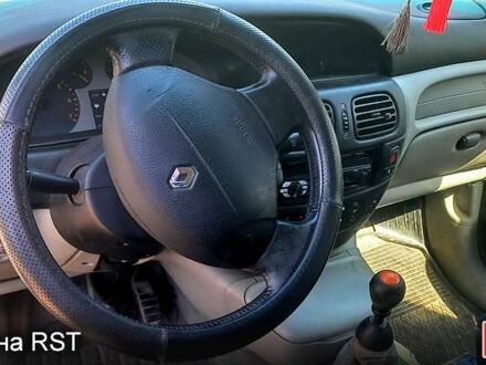 Рено Сценик 2003 в Бершаде на Automoto.ua Серый Рено Сценик, объемом двигателя 1.9 л и пробегом 360 тыс. км за 2200 $, фото 1 на Automoto.ua