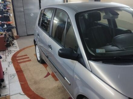 Серый Рено Сценик, объемом двигателя 0 л и пробегом 250 тыс. км за 3796 $, фото 1 на Automoto.ua
