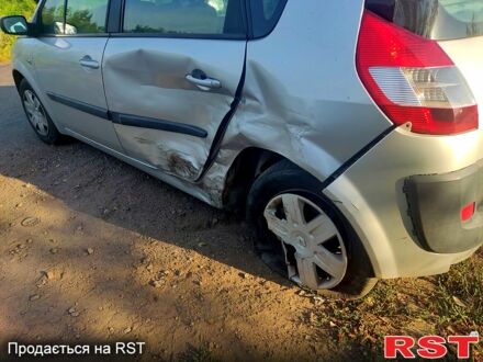 Рено Сценик 2005 в Смеле на Automoto.ua Серый Рено Сценик, объемом двигателя 1.6 л и пробегом 200 тыс. км за 2900 $, фото 1 на Automoto.ua