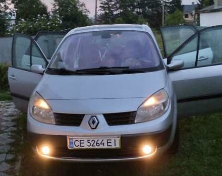 Серый Рено Сценик, объемом двигателя 1.87 л и пробегом 250 тыс. км за 4700 $, фото 1 на Automoto.ua
