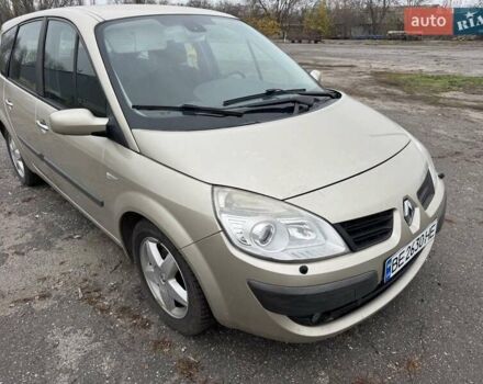 Серый Рено Сценик, объемом двигателя 2 л и пробегом 216 тыс. км за 5000 $, фото 1 на Automoto.ua