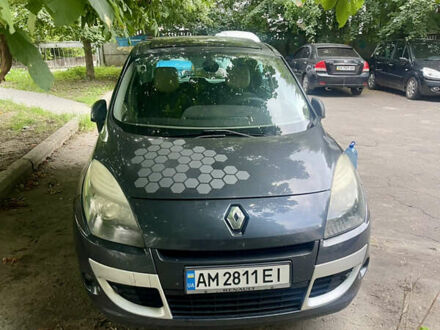 Рено Сценик 2009 в Коростене на Automoto.ua Серый Рено Сценик, объемом двигателя 1.5 л и пробегом 208 тыс. км за 6200 $, фото 1 на Automoto.ua