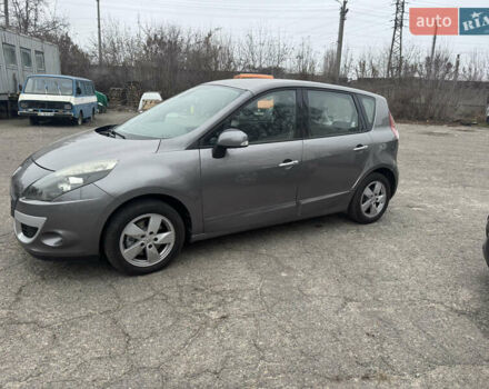 Серый Рено Сценик, объемом двигателя 1.6 л и пробегом 230 тыс. км за 8200 $, фото 1 на Automoto.ua