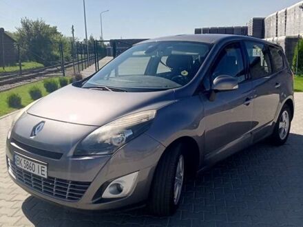 Рено Сценік 2009 у Рокитне на Automoto.ua Сірий Рено Сценік, об'ємом двигуна 2 л та пробігом 288 тис. км за 7800 $, фото 1 на Automoto.ua