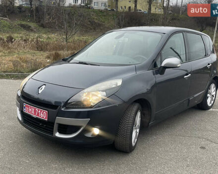 Серый Рено Сценик, объемом двигателя 1.6 л и пробегом 237 тыс. км за 7900 $, фото 1 на Automoto.ua
