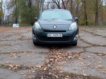 Серый Рено Сценик, объемом двигателя 1.46 л и пробегом 245 тыс. км за 7300 $, фото 1 на Automoto.ua