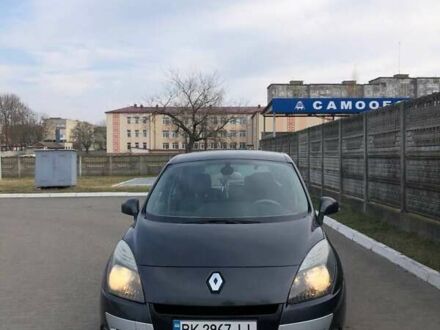 Рено Сценік 2010 у Костополе на Automoto.ua Сірий Рено Сценік, об'ємом двигуна 1.46 л та пробігом 310 тис. км за 8000 $, фото 1 на Automoto.ua