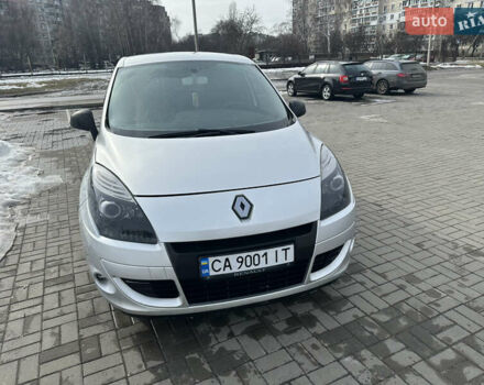 Серый Рено Сценик, объемом двигателя 1.5 л и пробегом 500 тыс. км за 5500 $, фото 1 на Automoto.ua