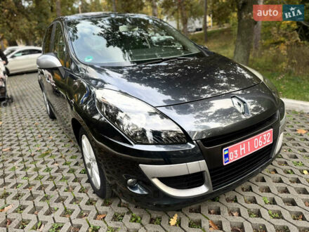 Рено Сценик 2010 в Буче на Automoto.ua Серый Рено Сценик, объемом двигателя 1.6 л и пробегом 266 тыс. км за 7200 $, фото 1 на Automoto.ua