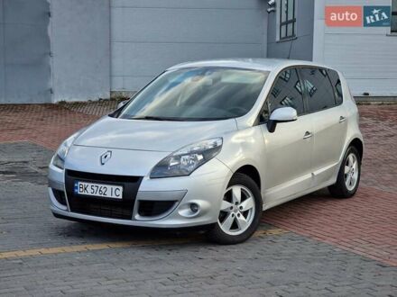 Рено Сценик 2010 в Ровно на Automoto.ua Серый Рено Сценик, объемом двигателя 1.5 л и пробегом 298 тыс. км за 5850 $, фото 1 на Automoto.ua