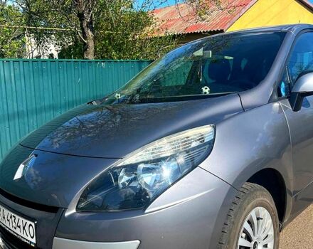 Сірий Рено Сценік, об'ємом двигуна 1.5 л та пробігом 245 тис. км за 6650 $, фото 1 на Automoto.ua