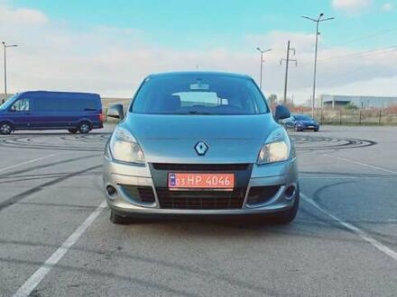 Серый Рено Сценик, объемом двигателя 1.6 л и пробегом 173 тыс. км за 6500 $, фото 1 на Automoto.ua