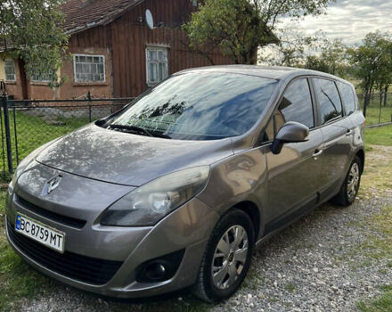 Серый Рено Сценик, объемом двигателя 1.5 л и пробегом 214 тыс. км за 6600 $, фото 1 на Automoto.ua