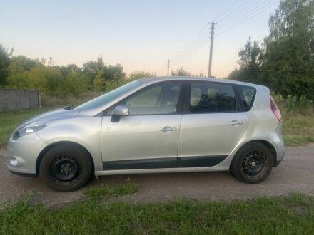 Рено Сценик 2010 в Кагарлыке на Automoto.ua Серый Рено Сценик, объемом двигателя 1.6 л и пробегом 193 тыс. км за 4300 $, фото 1 на Automoto.ua