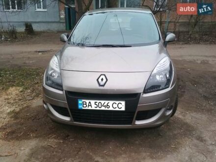 Рено Сценик 2011 в Кропивницком (Кировограде) на Automoto.ua Серый Рено Сценик, объемом двигателя 1.5 л и пробегом 180 тыс. км за 7200 $, фото 1 на Automoto.ua