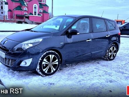 Серый Рено Сценик, объемом двигателя 1.6 л и пробегом 334 тыс. км за 7700 $, фото 1 на Automoto.ua