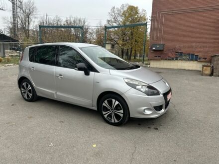 Сірий Рено Сценік, об'ємом двигуна 1.6 л та пробігом 165 тис. км за 8800 $, фото 1 на Automoto.ua