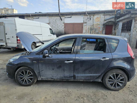 Рено Сценик 2011 в Киеве на Automoto.ua Серый Рено Сценик, объемом двигателя 1.5 л и пробегом 270 тыс. км за 5400 $, фото 1 на Automoto.ua