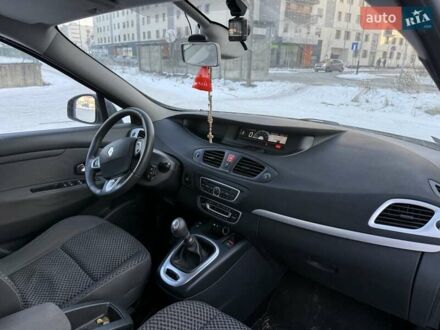 Сірий Рено Сценік, об'ємом двигуна 1.5 л та пробігом 300 тис. км за 2600 $, фото 1 на Automoto.ua