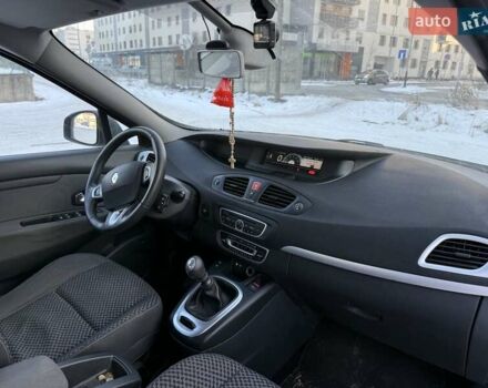 Сірий Рено Сценік, об'ємом двигуна 1.5 л та пробігом 300 тис. км за 2600 $, фото 1 на Automoto.ua