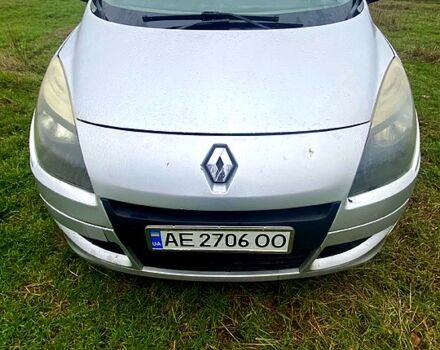 Серый Рено Сценик, объемом двигателя 1.5 л и пробегом 260 тыс. км за 5300 $, фото 1 на Automoto.ua