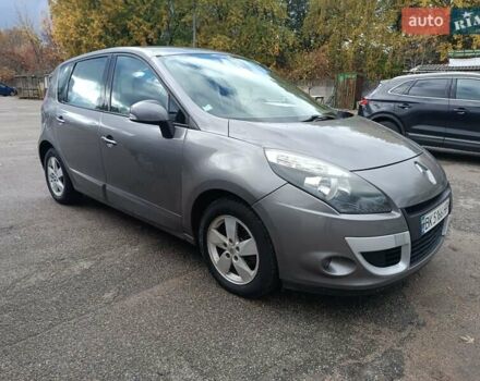 Рено Сценік 2011 у Чернігові на Automoto.ua Сірий Рено Сценік, об'ємом двигуна 1.5 л та пробігом 220 тис. км за 6500 $, фото 1 на Automoto.ua