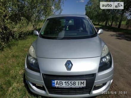 Рено Сценік 2011 у Кропивницькому (Кіровограді) на Automoto.ua Сірий Рено Сценік, об'ємом двигуна 1.5 л та пробігом 177 тис. км за 8000 $, фото 1 на Automoto.ua