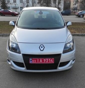 Серый Рено Сценик, объемом двигателя 1.6 л и пробегом 181 тыс. км за 7700 $, фото 1 на Automoto.ua