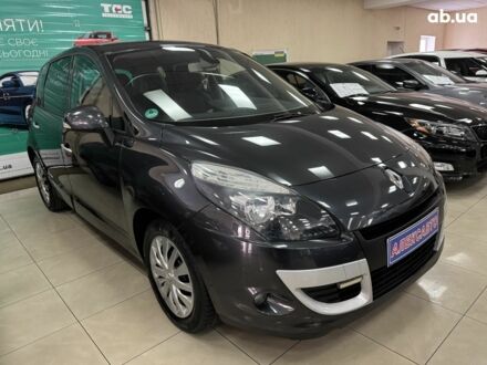 Рено Сценік 2011 у Кропивницькому (Кіровограді) на Automoto.ua Сірий Рено Сценік, об'ємом двигуна 0 л та пробігом 203 тис. км за 8200 $, фото 1 на Automoto.ua