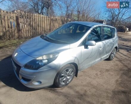 Серый Рено Сценик, объемом двигателя 1.46 л и пробегом 281 тыс. км за 7750 $, фото 1 на Automoto.ua