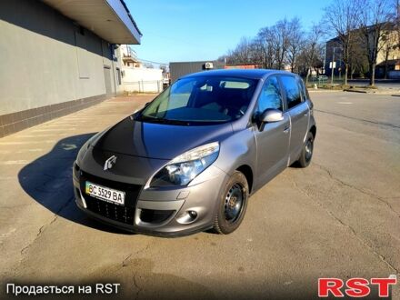 Рено Сценік 2011 у Львові на Automoto.ua Сірий Рено Сценік, об'ємом двигуна 1.6 л та пробігом 127 тис. км за 7000 $, фото 1 на Automoto.ua