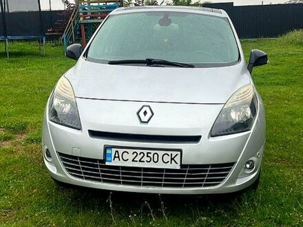 Серый Рено Сценик, объемом двигателя 1.5 л и пробегом 0 тыс. км за 8000 $, фото 1 на Automoto.ua