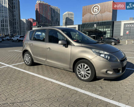 Сірий Рено Сценік, об'ємом двигуна 1.5 л та пробігом 299 тис. км за 6800 $, фото 1 на Automoto.ua