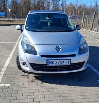Серый Рено Сценик, объемом двигателя 1.6 л и пробегом 234 тыс. км за 7200 $, фото 1 на Automoto.ua