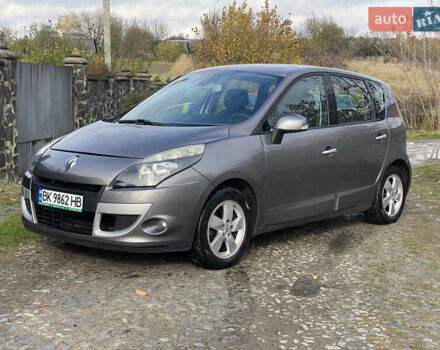 Рено Сценик 2011 в Ровно на Automoto.ua Серый Рено Сценик, объемом двигателя 1.5 л и пробегом 317 тыс. км за 6500 $, фото 1 на Automoto.ua