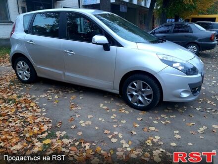 Рено Сценик 2011 в Хороле на Automoto.ua Серый Рено Сценик, объемом двигателя 1.5 л и пробегом 194 тыс. км за 5199 $, фото 1 на Automoto.ua