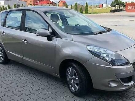 Рено Сценик 2011 в Львове на Automoto.ua Серый Рено Сценик, объемом двигателя 1.46 л и пробегом 210 тыс. км за 7600 $, фото 1 на Automoto.ua