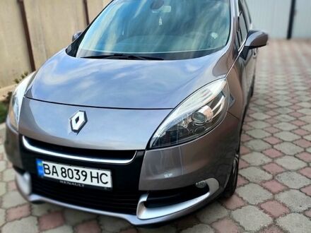Рено Сценік 2012 у Знаменке на Automoto.ua Сірий Рено Сценік, об'ємом двигуна 1.5 л та пробігом 200 тис. км за 7200 $, фото 1 на Automoto.ua