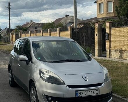 Сірий Рено Сценік, об'ємом двигуна 1.46 л та пробігом 200 тис. км за 7700 $, фото 1 на Automoto.ua