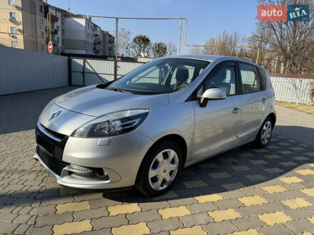 Рено Сценик 2012 в Яготине на Automoto.ua Серый Рено Сценик, объемом двигателя 1.5 л и пробегом 304 тыс. км за 7999 $, фото 1 на Automoto.ua