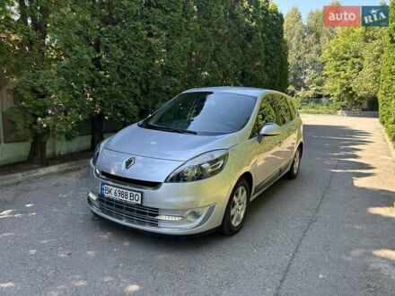 Рено Сценік 2013 у Рівному на Automoto.ua Сірий Рено Сценік, об'ємом двигуна 1.46 л та пробігом 254 тис. км за 8700 $, фото 1 на Automoto.ua