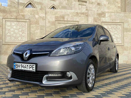 Рено Сценик 2013 в Одессе на Automoto.ua Серый Рено Сценик, объемом двигателя 1.46 л и пробегом 155 тыс. км за 8900 $, фото 1 на Automoto.ua