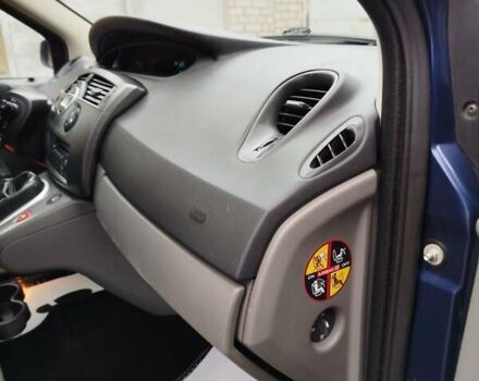 Синий Рено Сценик, объемом двигателя 1.6 л и пробегом 176 тыс. км за 5450 $, фото 102 на Automoto.ua