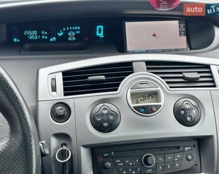 Синій Рено Сценік, об'ємом двигуна 1.6 л та пробігом 225 тис. км за 5550 $, фото 12 на Automoto.ua