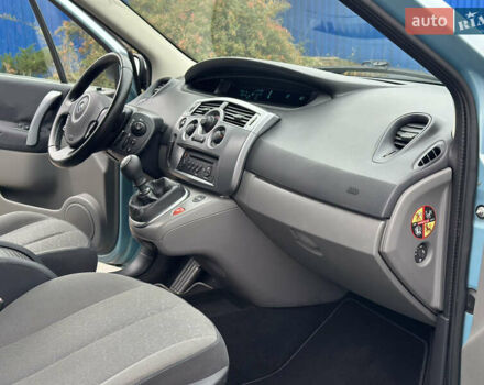 Синий Рено Сценик, объемом двигателя 1.6 л и пробегом 214 тыс. км за 6800 $, фото 24 на Automoto.ua